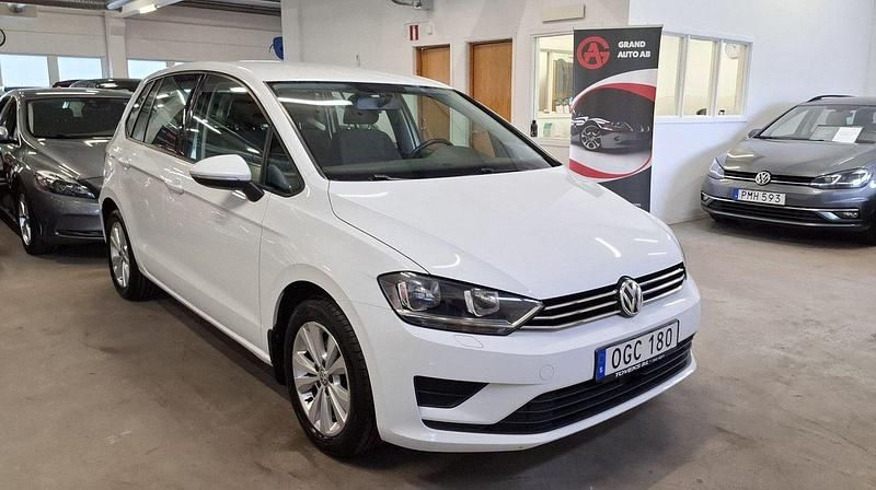 Vit Begagnad 2017 VW Golf VII Halvkombi | 135 000 kr (Marknadspris) - Bild 1/4