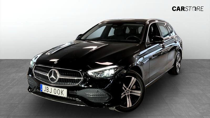 Svart Begagnad 2023 Mercedes C300e | 364 900 kr - Bild 1/4