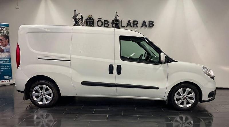 Begagnad Fiat Doblò 105 HK (77 kW) 2015 Vit Minibuss