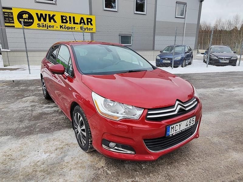 Begagnad Citroën C4 112 HK (82 kW) 2011 Röd Halvkombi