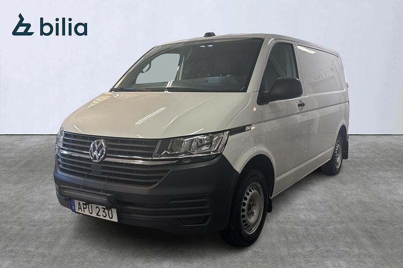 Vit Begagnad 2021 VW Transporter Van | 259 900 kr - Bild 1/4