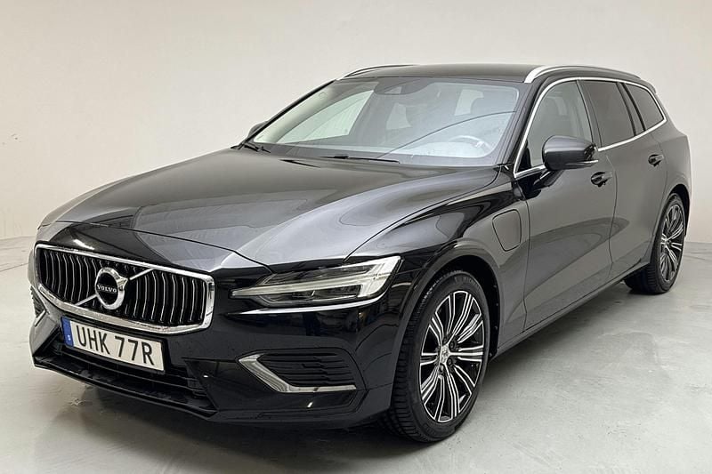 Svart Begagnad 2021 Volvo V60 Inscription Kombi | 254 800 kr (Bra pris) - Bild 1/4
