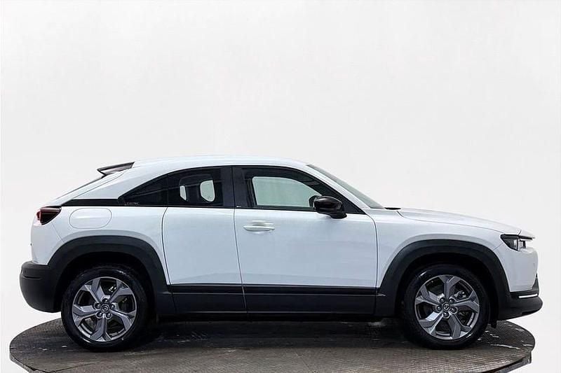 Vit Begagnad 2022 Mazda MX30 SUV | 158 800 kr (Marknadspris) - Bild 1/3