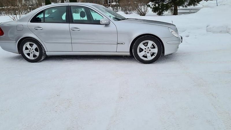 Begagnad Mercedes E200 163 HK (119 kW) 2005