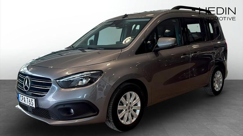 Begagnad Mercedes T180 116 HK (85 kW) 2024 Grå Minibuss