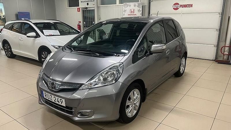 Silver Begagnad 2012 Honda Jazz Elegance Halvkombi | 109 500 kr - Bild 1/4