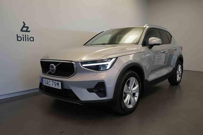 Silver Begagnad 2024 Volvo XC40 SUV | 349 500 kr - Bild 1/1