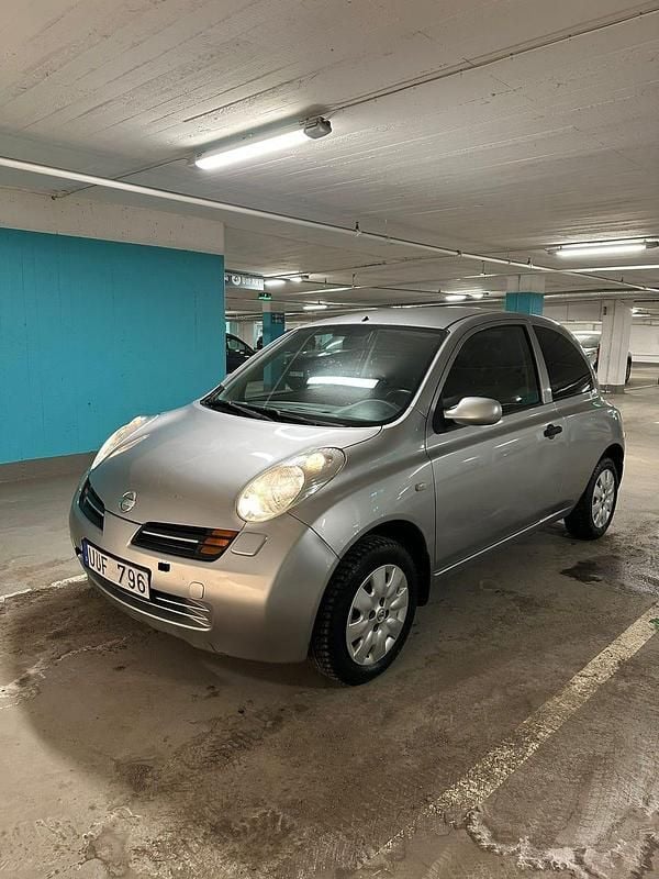Begagnad Nissan Micra 65 HK (47 kW) 2004 Halvkombi