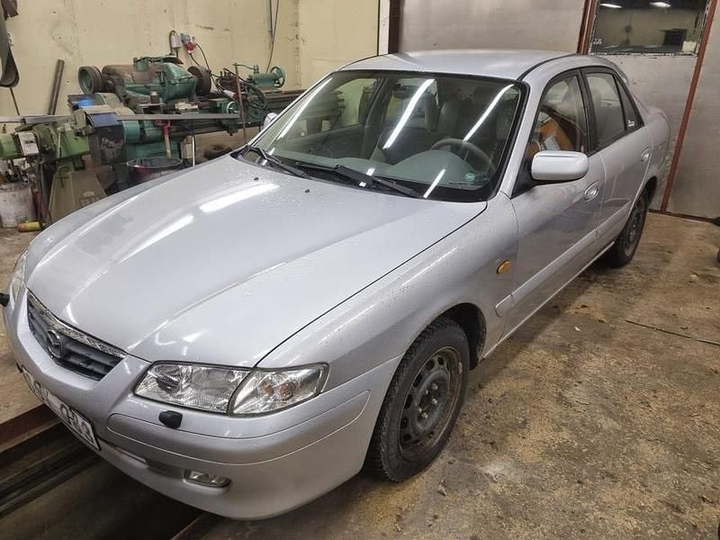 Begagnad 2001 Mazda 626 Sedan | 16 000 kr - Bild 1/4