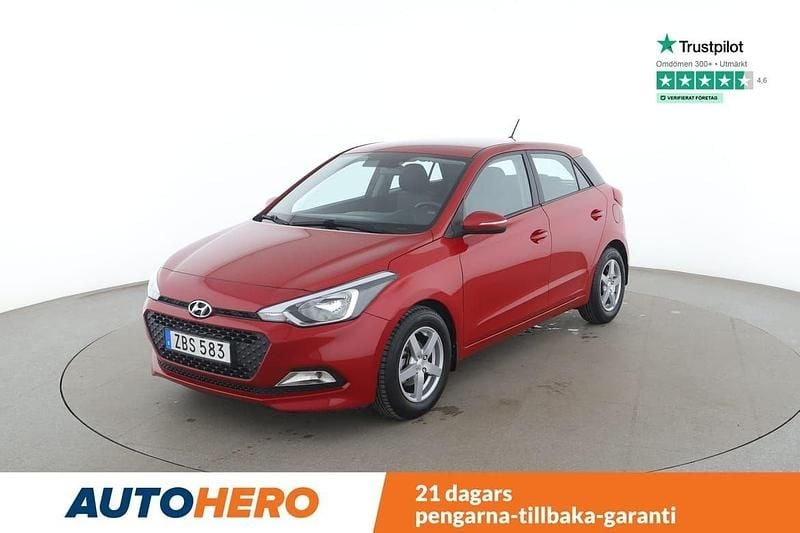 Röd Begagnad 2017 Hyundai i20 Halvkombi | 157 000 kr (Marknadspris) - Bild 1/4