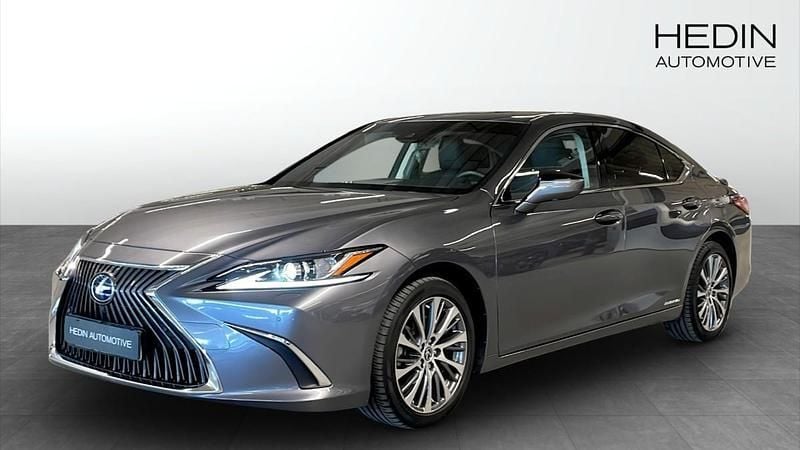 Begagnad 2022 Lexus ES300H Executive Line Sedan | 418 700 kr - Bild 1/4