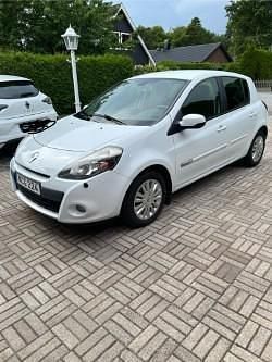Vit Begagnad 2012 Renault Clio R.S. Halvkombi | 35 000 kr (Marknadspris) - Bild 1/4