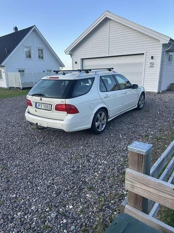 Vit Begagnad 2009 Saab 9-5 Griffin Kombi | 20 000 kr (Superpris) - Bild 1/4