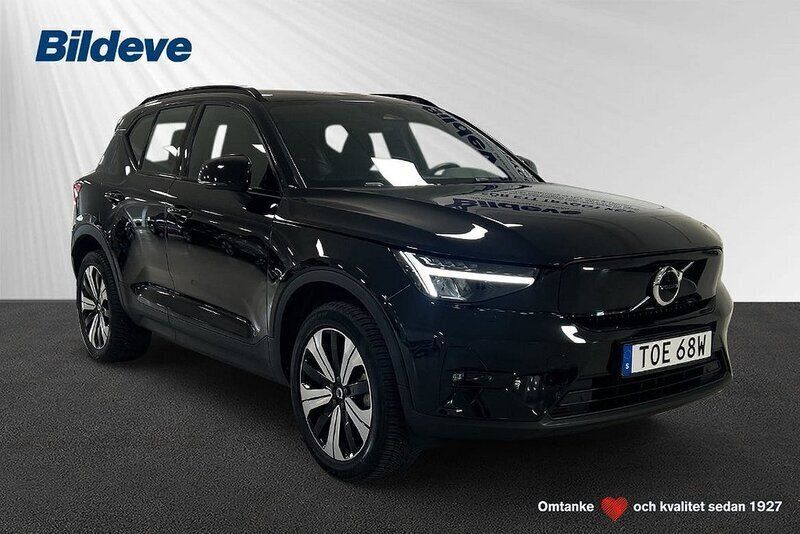 Svart Begagnad 2023 Volvo XC40 Plus SUV | 349 900 kr - Bild 1/4