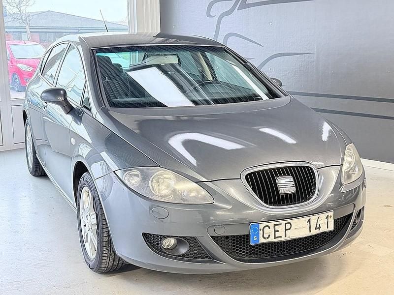 Mörkgrå (grå) Begagnad 2007 Seat Leon Stylance Halvkombi | 34 900 kr (Lite dyr) - Bild 1/3