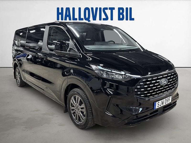 Begagnad Ford Tourneo Business Edition 170 HK (125 kW) 2024 Svart Minibuss