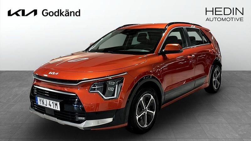 Orange Begagnad 2023 Kia Niro SUV | 279 900 kr (Bra pris) - Bild 1/4