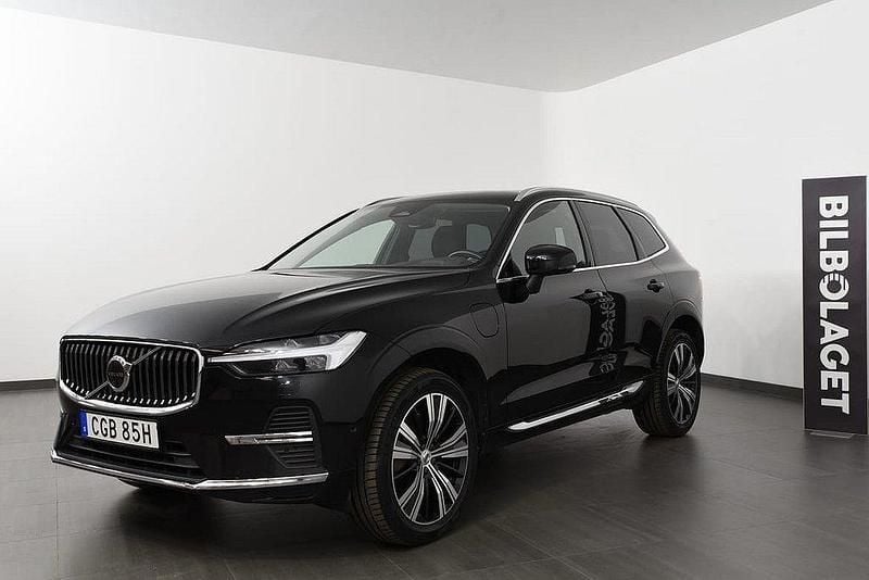 Svart Begagnad 2022 Volvo XC60 Plus SUV | 439 800 kr (Marknadspris) - Bild 1/4