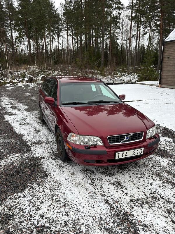 Begagnad 2003 Volvo V40 Kombi | 17 500 kr (Marknadspris) - Bild 1/4