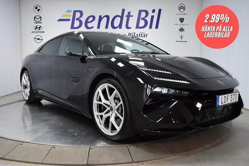 Begagnad Lotus Emeya 450 kW (612 HK) 2024 Stellar black metallic Halvkombi