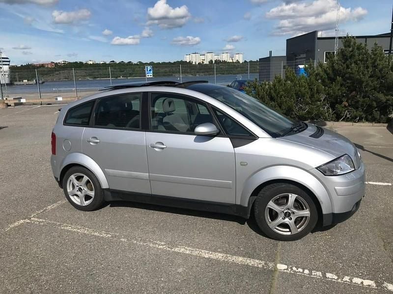 Silver metallic Begagnad 2001 Audi A2 Halvkombi | 35 000 kr - Bild 1/4