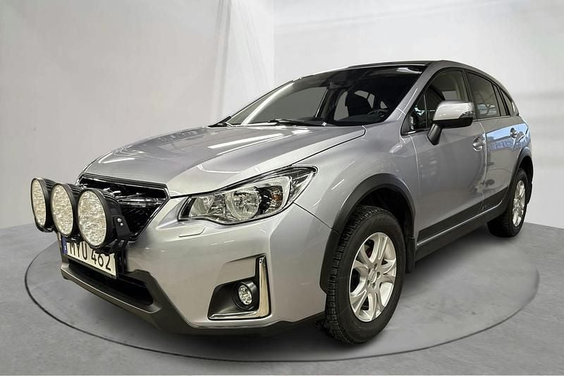 Silver Begagnad 2016 Subaru XV Sport SUV | 160 000 kr (Marknadspris) - Bild 1/4