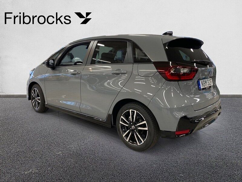 Begagnad Honda Jazz 122 HK (89 kW) 2024 Urban grey pearl Halvkombi