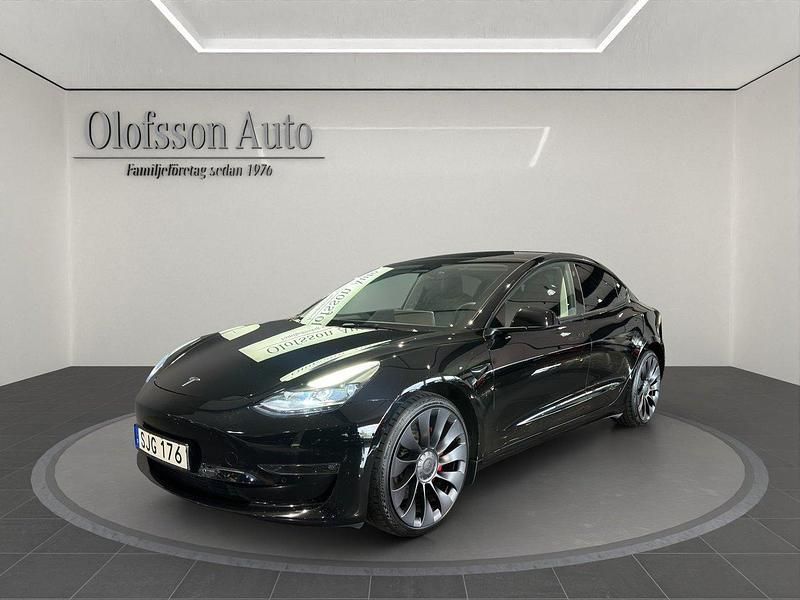 Svart (solid black) Begagnad 2022 Tesla Model 3 Performance Sedan | 348 500 kr (Bra pris) - Bild 1/4