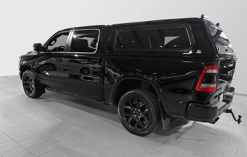 Begagnad RAM 1500 395 HK (290 kW) 2020 Metallic Pickup