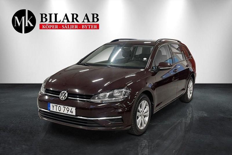 Svart Begagnad 2017 VW Golf VII Kombi | 129 900 kr (Marknadspris) - Bild 1/4