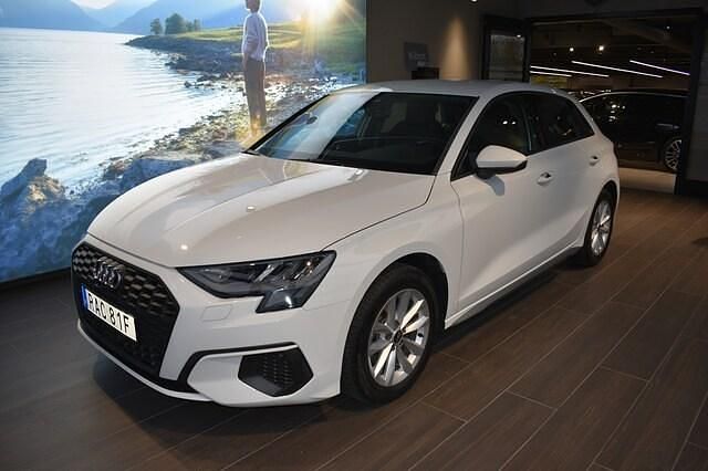 Ibisvit Begagnad 2023 Audi A3 Proline | 259 000 kr (Marknadspris) - Bild 1/4