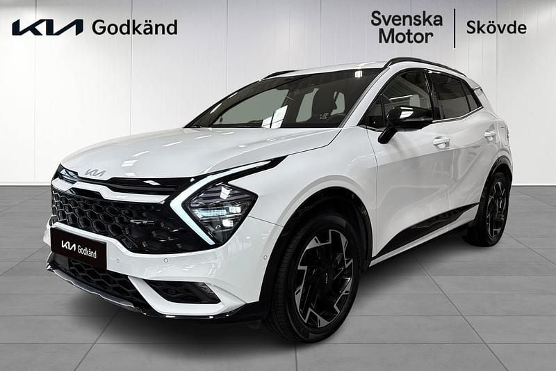 Vit Begagnad 2022 Kia Sportage GT-Line SUV | 369 200 kr (Marknadspris) - Bild 1/4