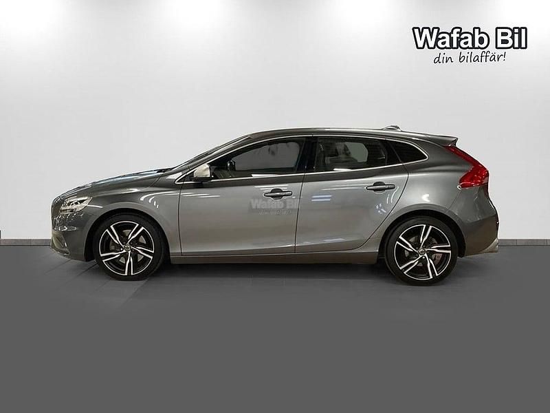 Begagnad Volvo V40 R-Design 150 HK (110 kW) 2016 Grå Kombi