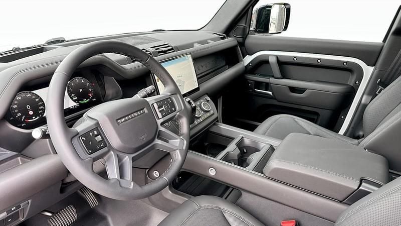 Begagnad Land Rover Defender SE Dynamic 301 HK (221 kW) 2025 Vit (white) SUV