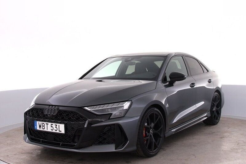 Grå (daytonagrå pärleffekt) Ny 2024 Audi RS3 Halvkombi | 749 000 kr (Superpris) - Bild 1/4