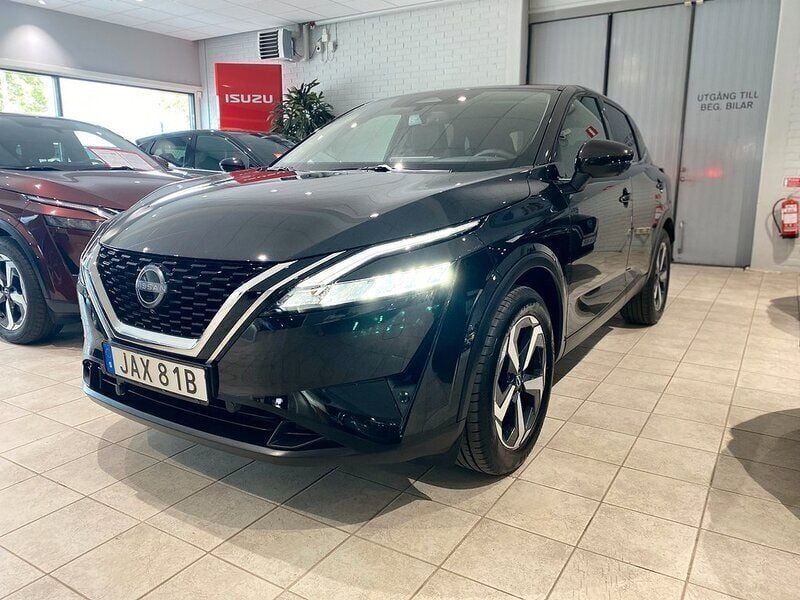 Svart (svart metallic ) Begagnad 2023 Nissan Qashqai N-Connecta SUV | 359 900 kr (Marknadspris) - Bild 1/4