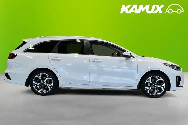 Vit Begagnad 2020 Kia Ceed 2 Kombi | 209 800 kr (Marknadspris) - Bild 1/4