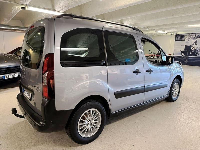 Begagnad Peugeot TePee 99 HK (72 kW) 2018 Artense grey Minibuss