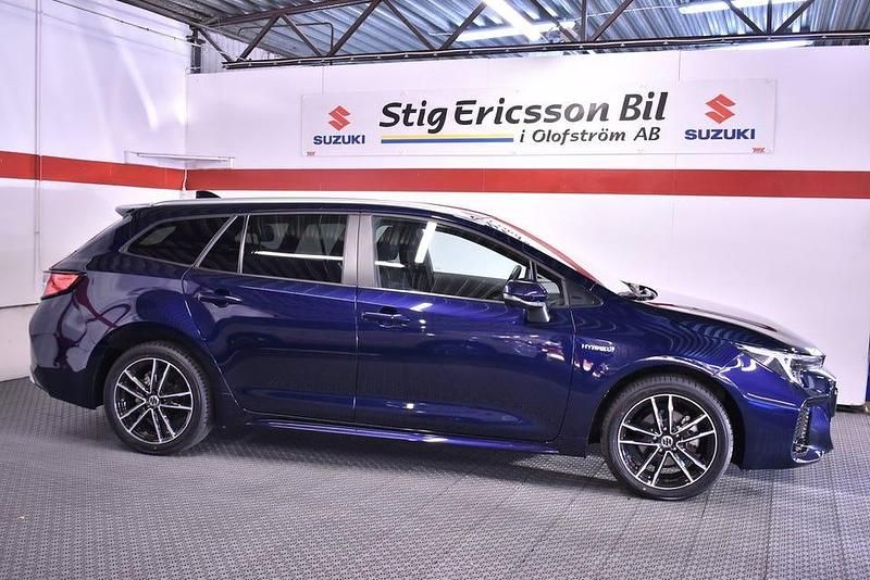 Begagnad Suzuki Swace 140 HK (102 kW) 2024 Blå Kombi