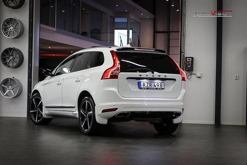 Begagnad Volvo XC60 Summum 181 HK (133 kW) 2015 Vit SUV