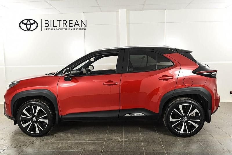 Begagnad Toyota Yaris Cross Edition 92 HK (67 kW) 2021 Röd SUV