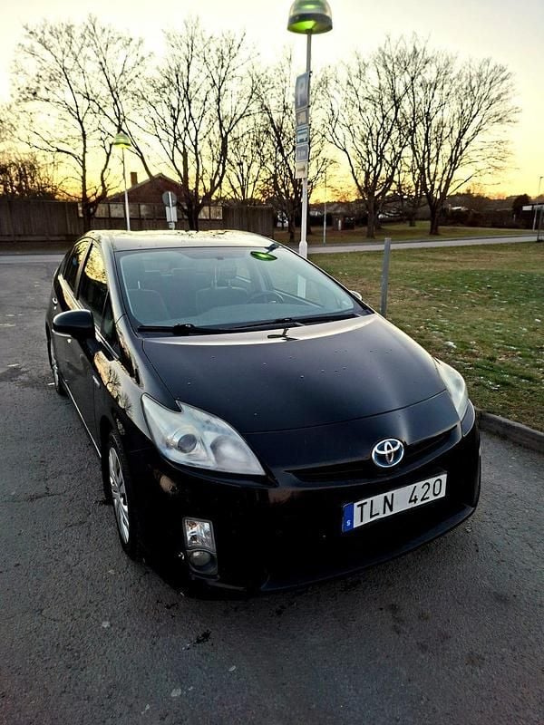 Begagnad 2010 Toyota Prius Halvkombi | 80 000 kr (Marknadspris) - Bild 1/4