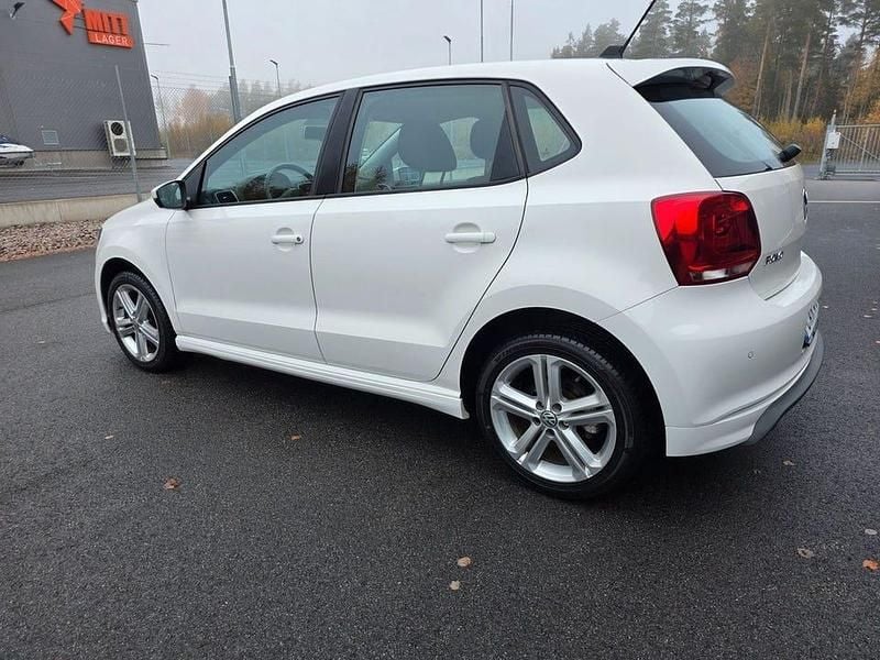 Begagnad VW Polo R-line 90 HK (66 kW) 2014 Vit Halvkombi