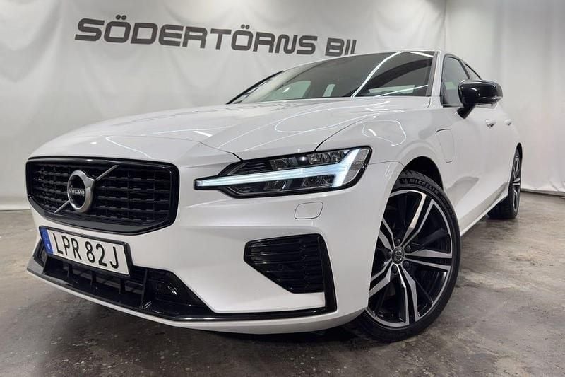 Begagnad Volvo S60 R-Design 390 HK (286 kW) 2021 Vit pearl metallic Sedan