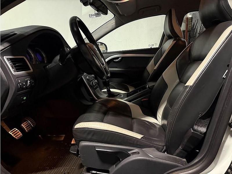 Begagnad Volvo V70 R-Design 231 HK (169 kW) 2011 Vit Kombi