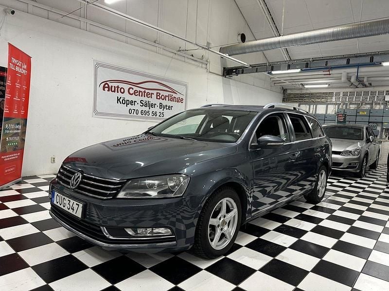 Mörkgrå Begagnad 2014 VW Passat Kombi | 99 000 kr (Superpris) - Bild 1/4
