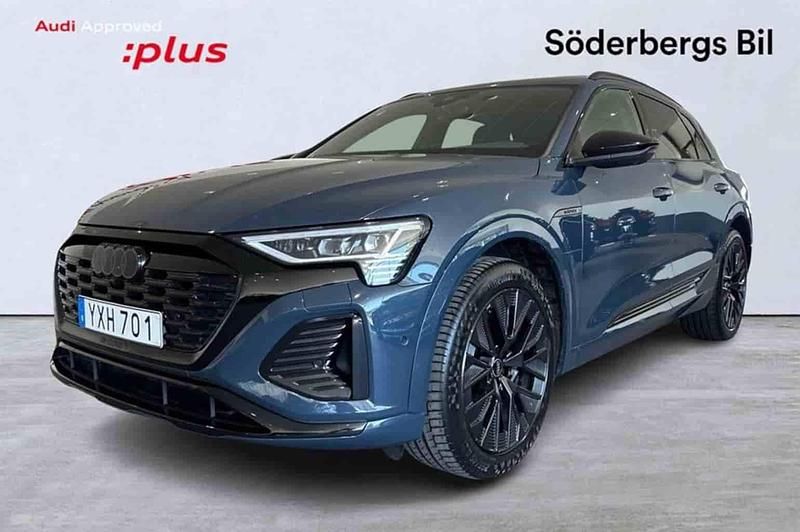 Blå Begagnad 2023 Audi Q8 e-tron S-Line SUV | 639 000 kr (Marknadspris) - Bild 1/1
