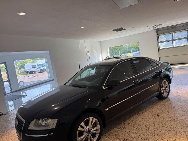 Svart Begagnad 2005 Audi A8 Sedan | 34 900 kr - Bild 1/4