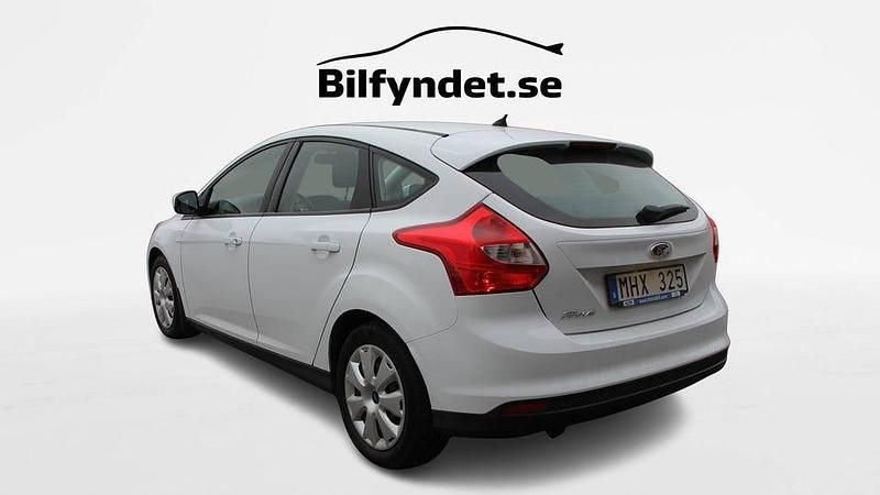 Begagnad Ford Focus 97 HK (71 kW) 2012 Vit Halvkombi