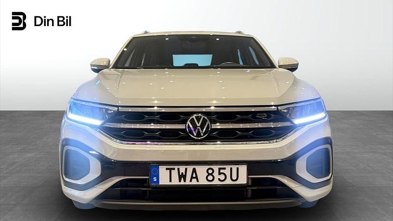 Begagnad VW T-Roc R-line 150 HK (110 kW) 2024 Ljusgrå SUV